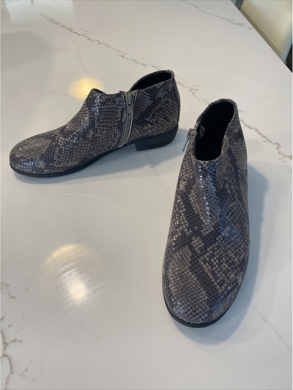 Women’s Areosoles Snakeskin Like Gray Booties 7.5